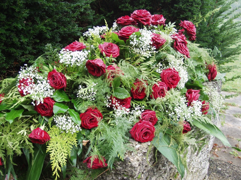 funeraire-CHATEAUVIEUX-min_roses-61203